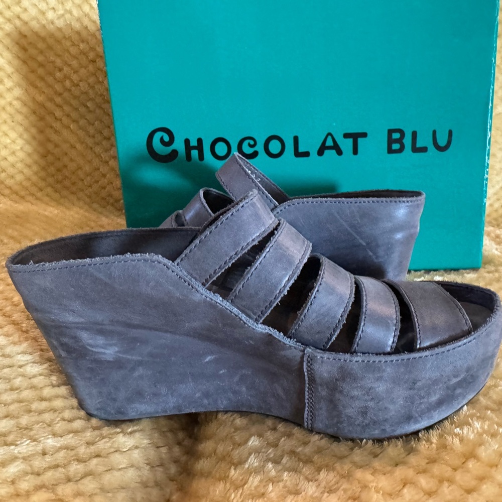 Chocolat Blu Gray Wedge Shoes with Comfort and Style